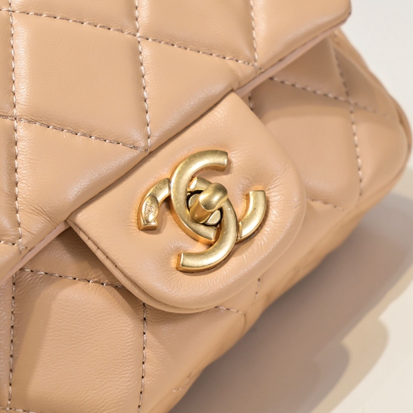 シャネルバッグ素材ディテール